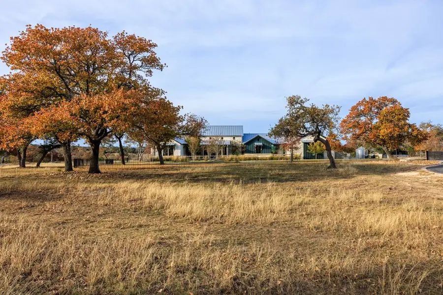 120 Fabelhaft Circle, Fredericksburg, TX 78624 - #2
