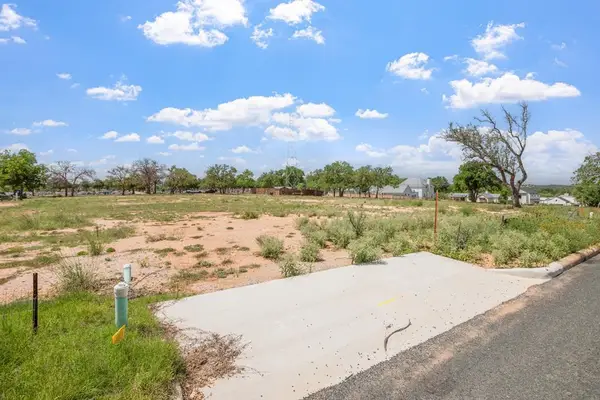 214 Woodcrest, Fredericksburg, TX 78624