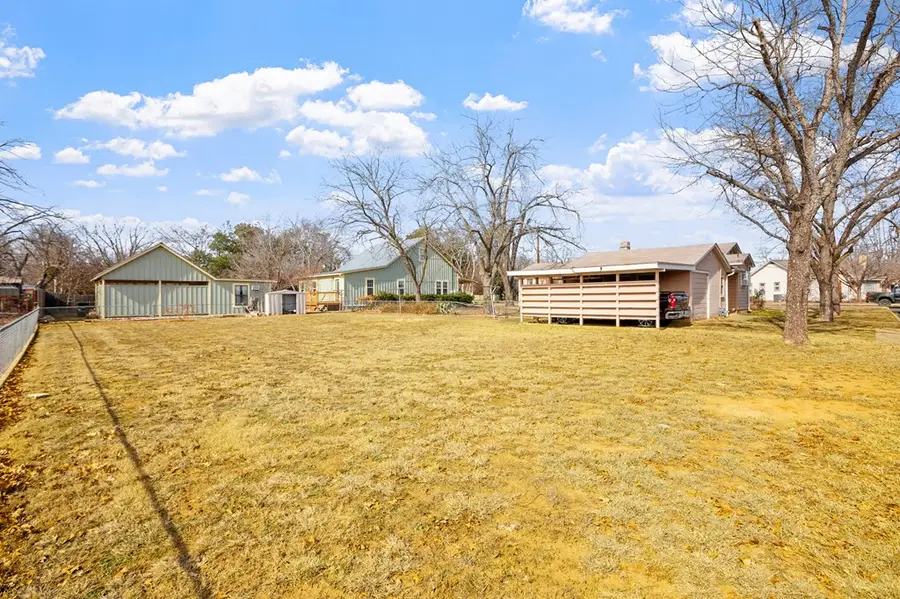 811 Franklin, Fredericksburg, TX 78624 - Image #3