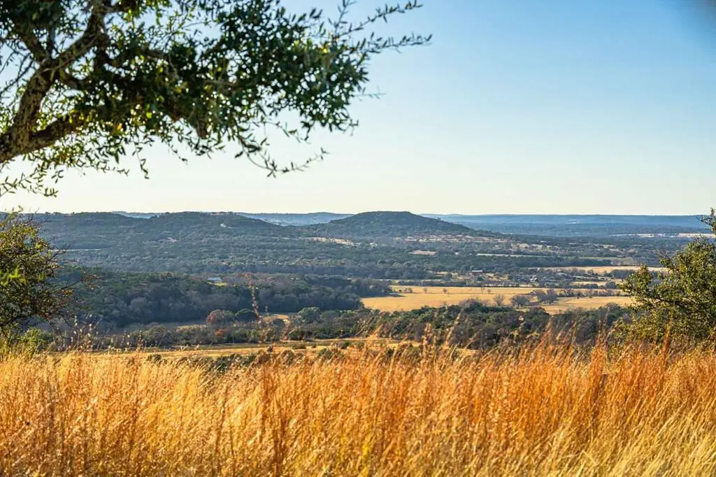 212 Skyline Dr, Comfort, TX 78013 - Image #1