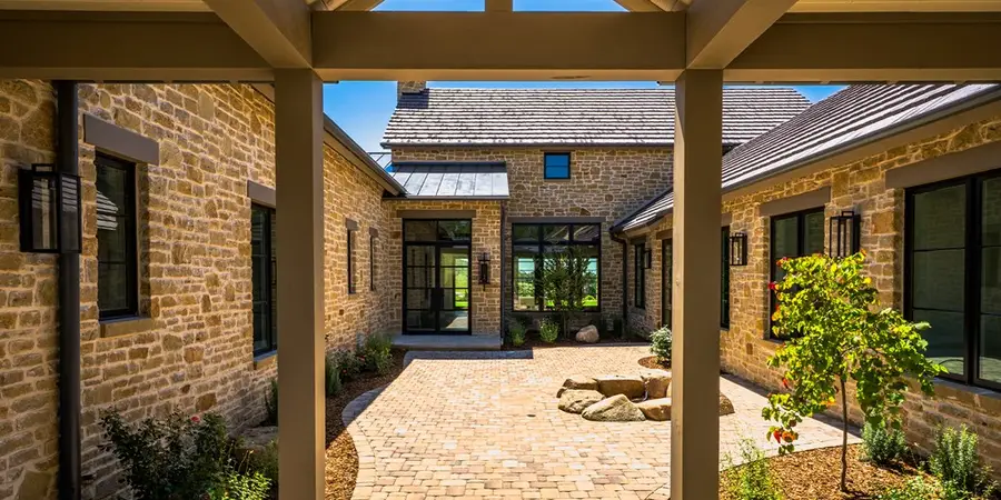 26 Lago Vista Dr, Fredericksburg, TX 78624 - #2