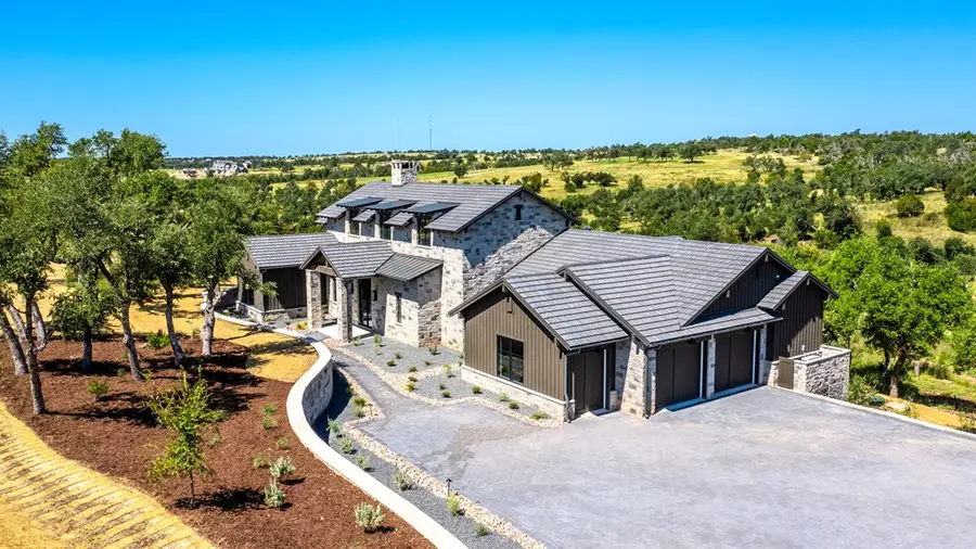 804 Lagrange Dr, Fredericksburg, TX 78624 - #2