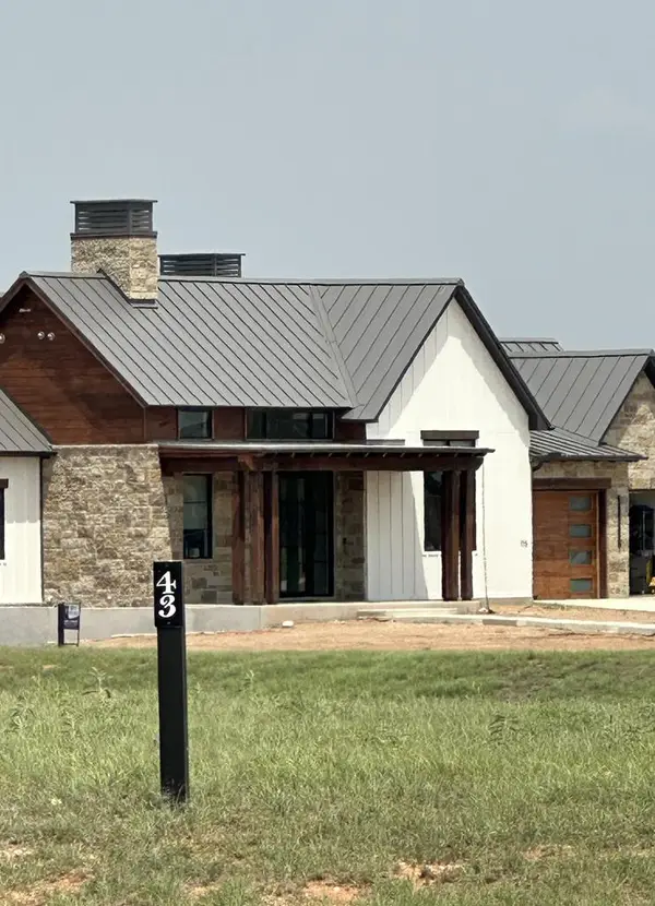 105 Baurenhof Ct., Fredericksburg, TX 78624