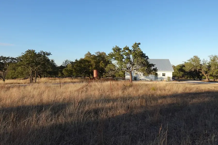 692 Watch Hill Ln, Fredericksburg, TX 78671 - Image #3