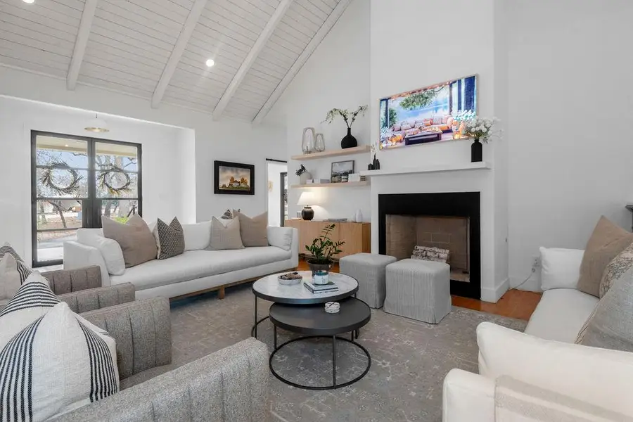 151 Oak Valley Dr, Fredericksburg, TX 78624 - Image #2