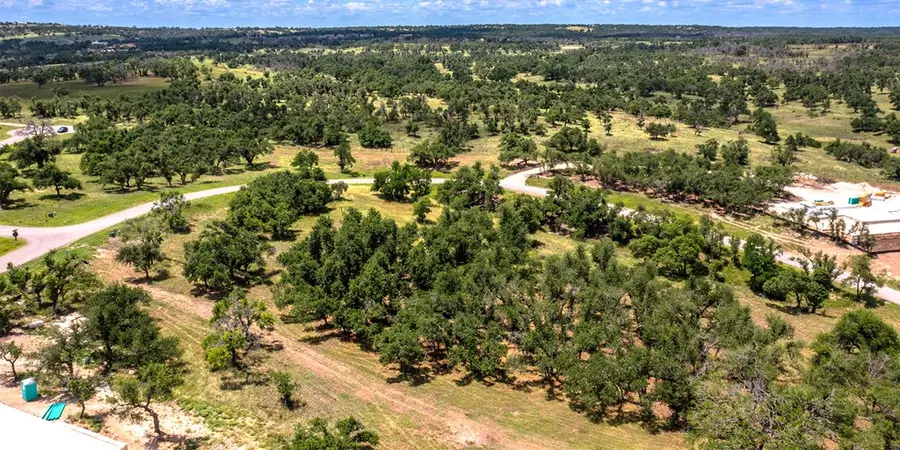 677 Lago Vista Dr, Fredericksburg, TX 78624 - Image #2