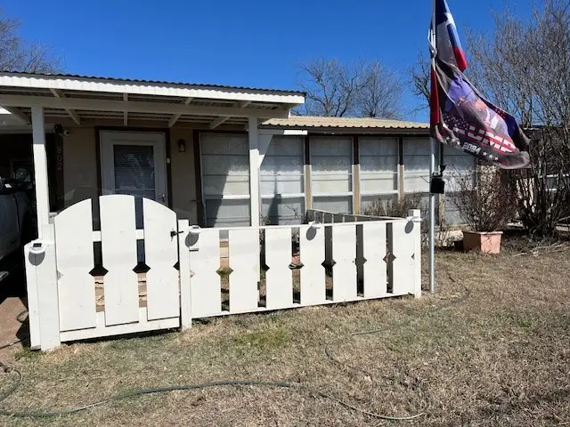 802 Boston, Brady, TX 76825 - Image #3