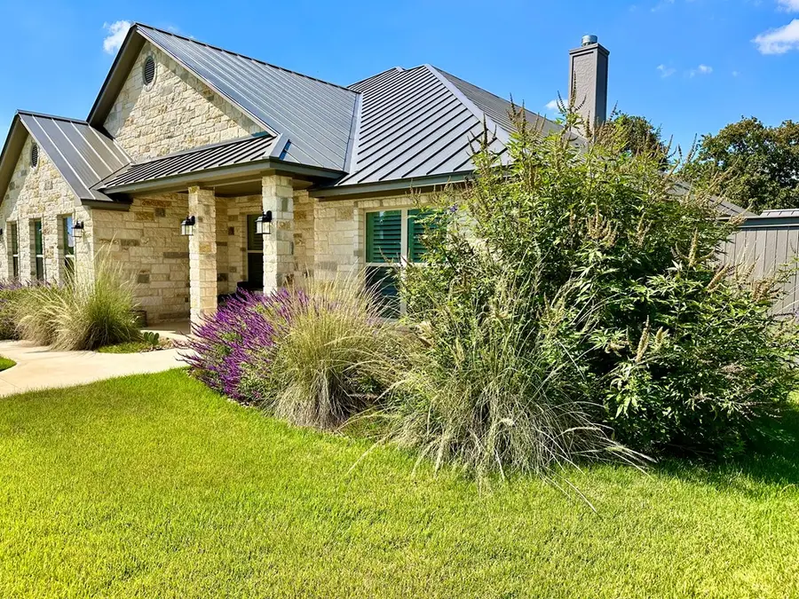 323 Ellebracht Dr, Fredericksburg, TX 78624 - Image #2