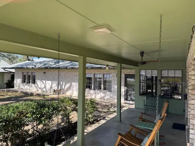 106 S Cherry St, Fredericksburg, TX 78624 - Image #3