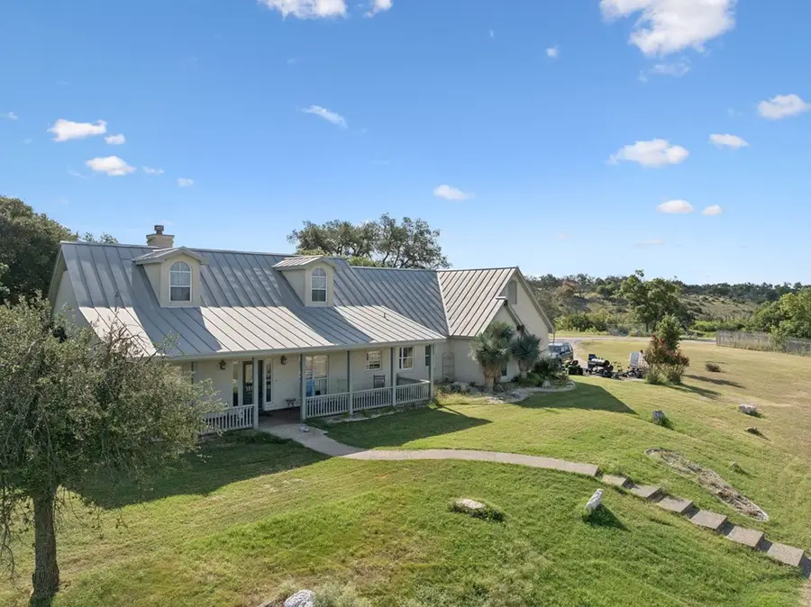817 Usener Rd, Fredericksburg, TX 78624 - Image #3