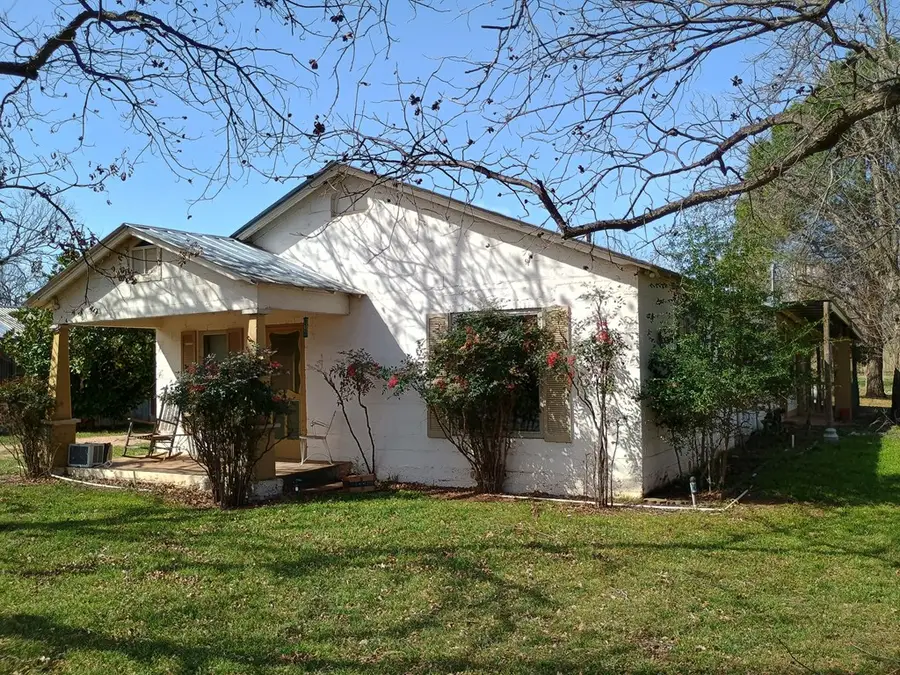 316 S Live Oak St, Mason, TX 76856 - Image #2