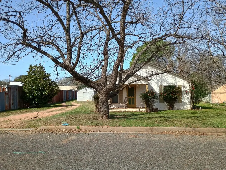 316 S Live Oak St, Mason, TX 76856 - Image #3