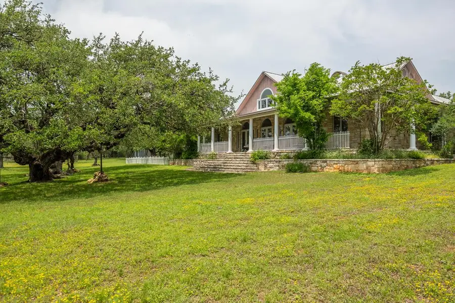 352 Pfeiffer Rd, Fredericksburg, TX 78624 - Image #3