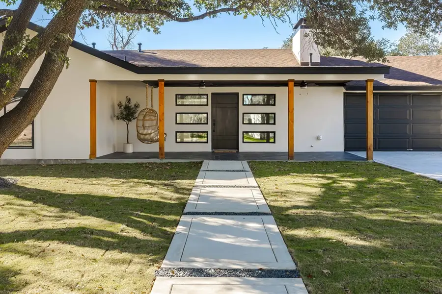 203 Frederick Rd, Fredericksburg, TX 78624 - Image #2