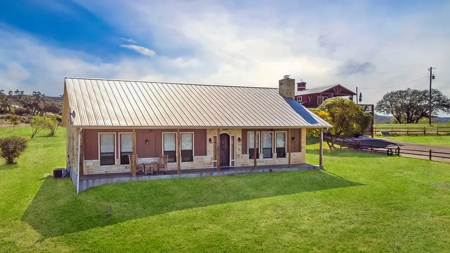 800 Quarter Horse Cir, Burnet, TX 78639 - Image #3