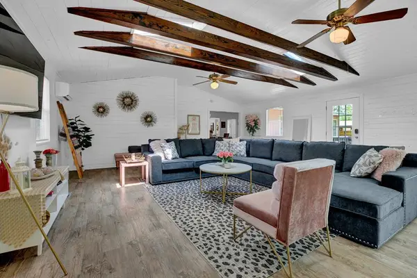 209 W Mulberry St, Fredericksburg, TX 78624