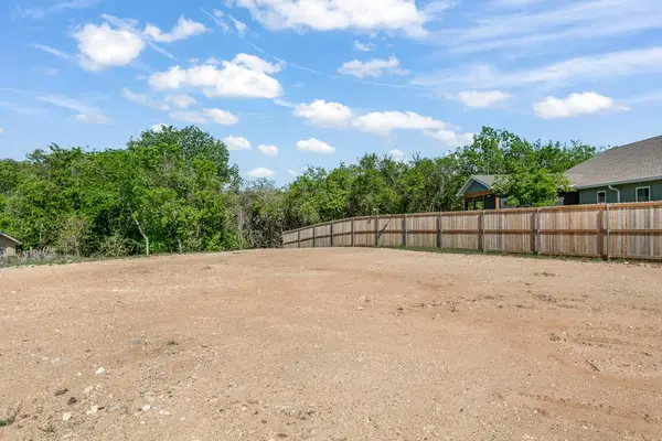 501 Mooney Lane, Fredericksburg, TX 78624