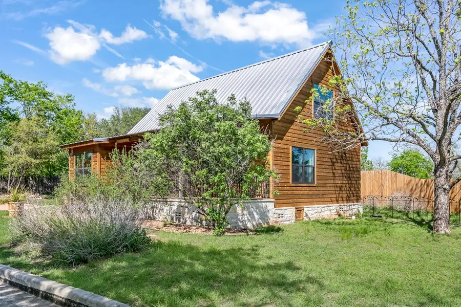 511 Bluebird St, Fredericksburg, TX 78624 - #2