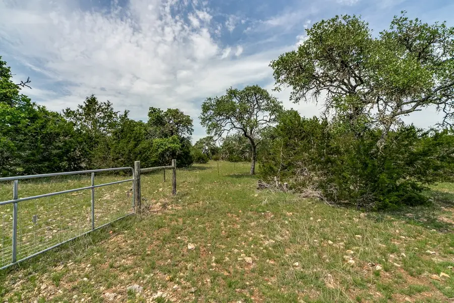 645 Arthur Ave, Fredericksburg, TX 78624 - Image #2