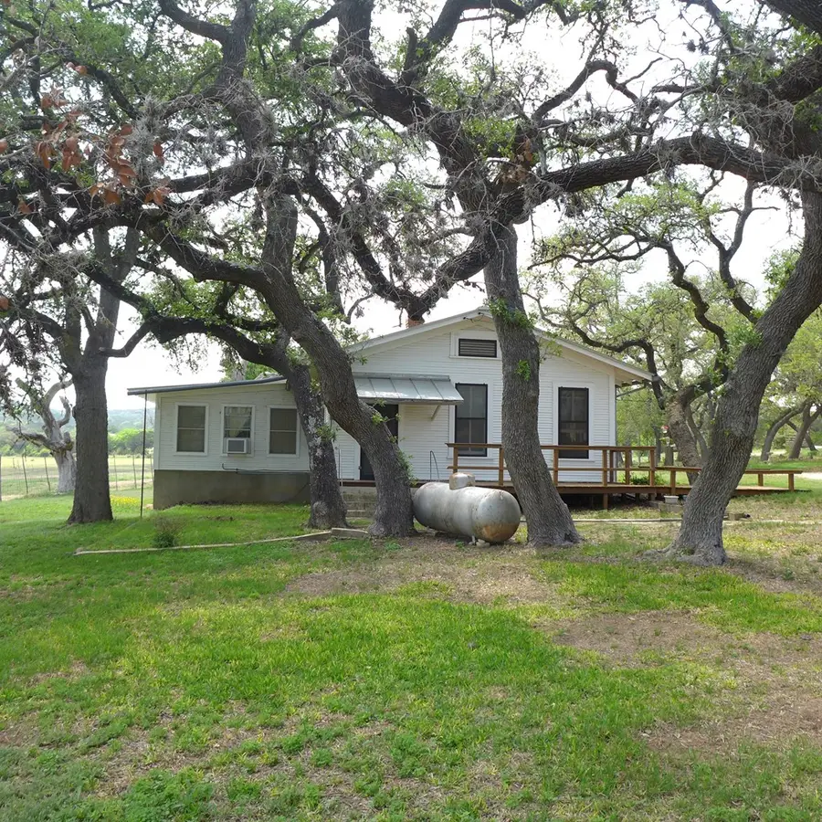 41 Big Joshua Creek Rd, Comfort, TX 78013 - Image #3