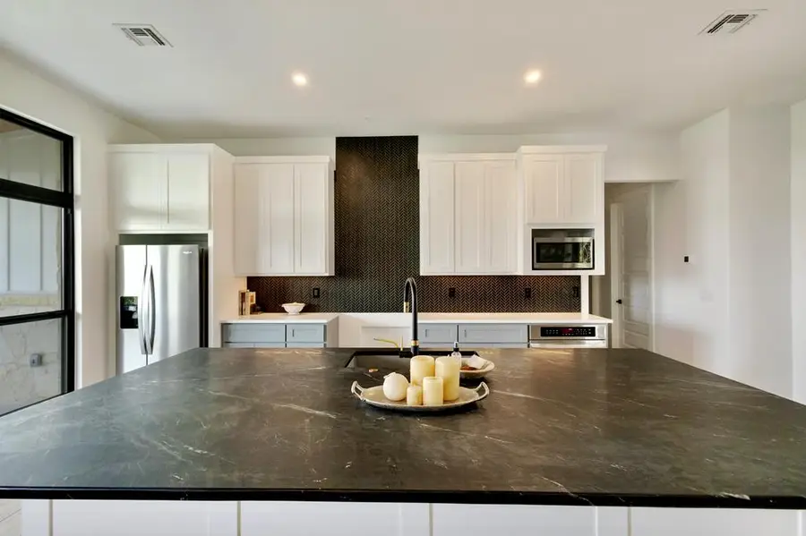 905 Thriving Oak Dr., Fredericksburg, TX 78624 - Image #2