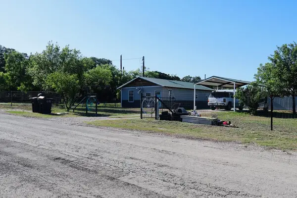 801 E 9th Street, Brady, TX 76825