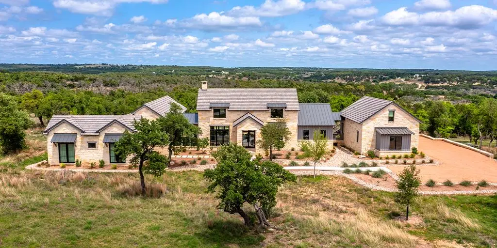 201 E Eldorado Ridge Dr, Fredericksburg, TX 78624 - #1