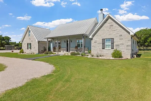 139 Armory Rd, Fredericksburg, TX 78624