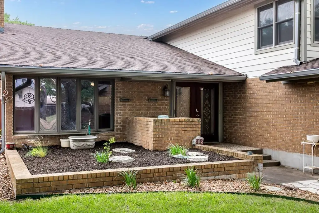 318 Broadmoor St, Fredericksburg, TX 78624 - Image #1