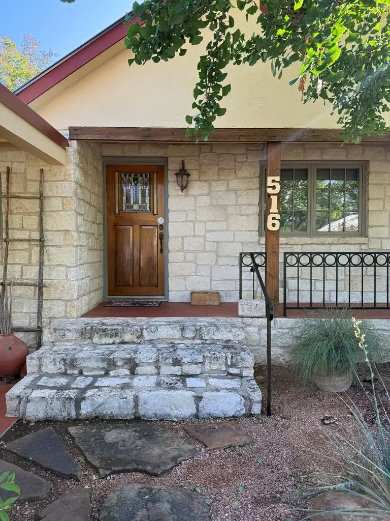 516 W Creek St, Fredericksburg, TX 78624 - #3
