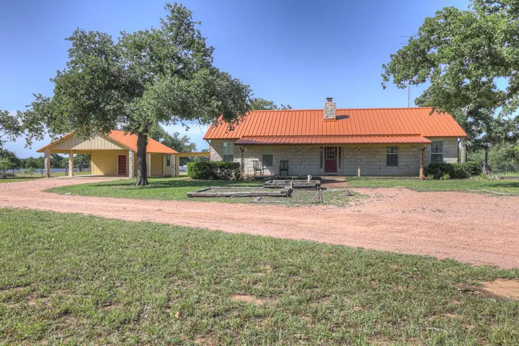 82 Bell Mountain Rd, Willow City, TX 78675 - #1