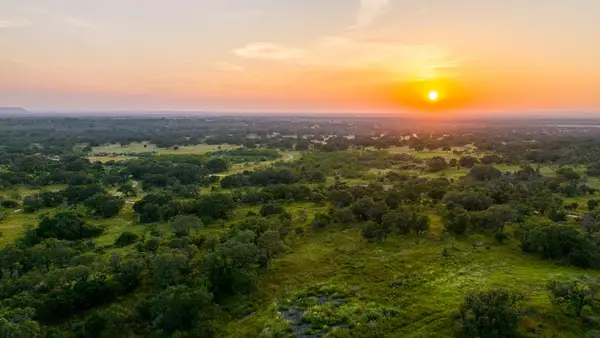 111 County Rd 113, Llano, TX 78643