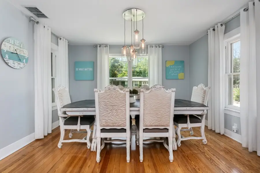 108 W Centre St, Fredericksburg, TX 78624 - #3