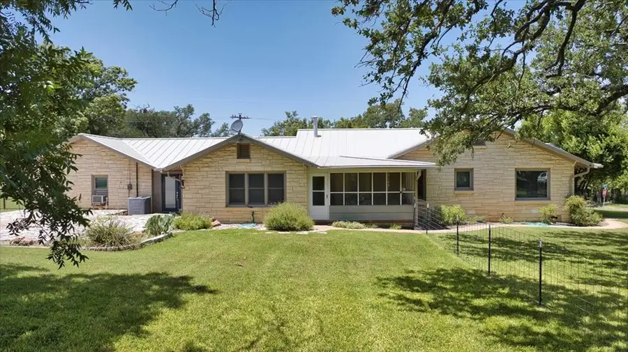 704 S Live Oak St, Mason, TX 76856 - Image #3