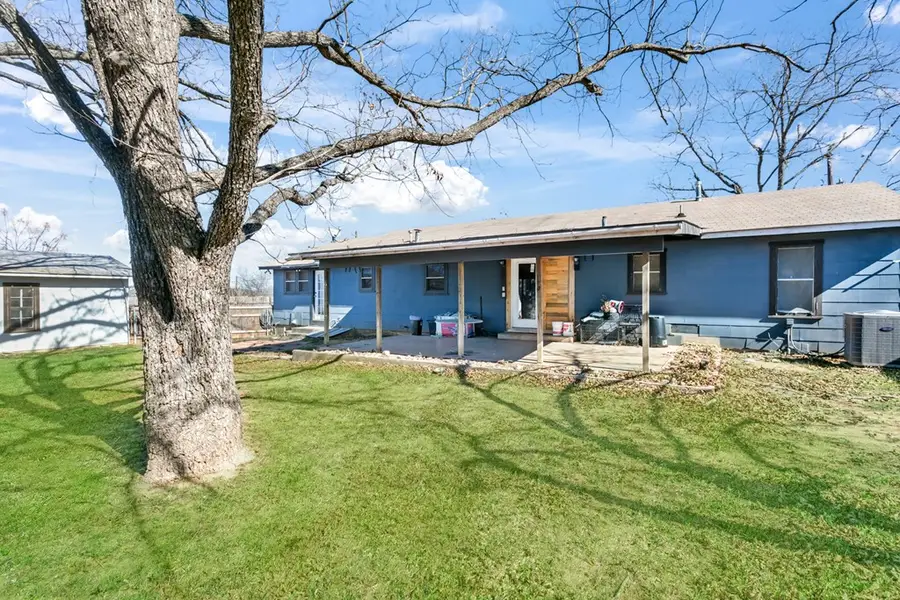 528 S Lincoln, Fredericksburg, TX 78624 - Image #2