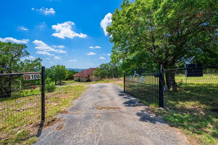 106 Mesquite Trl, Boerne, TX 78006 - Image #2
