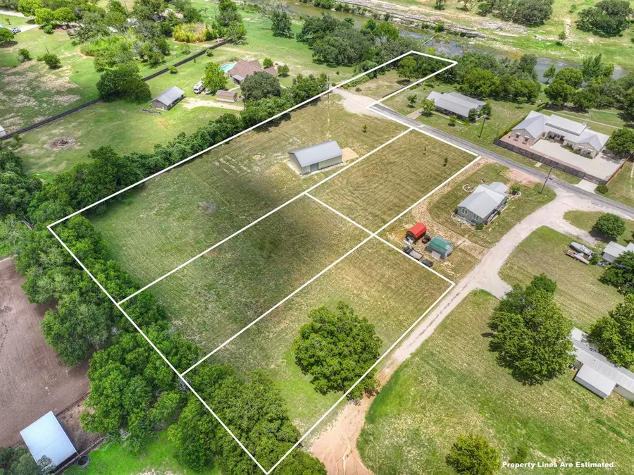 1296 Democrat St, Blanco, TX 78606 - Image #2