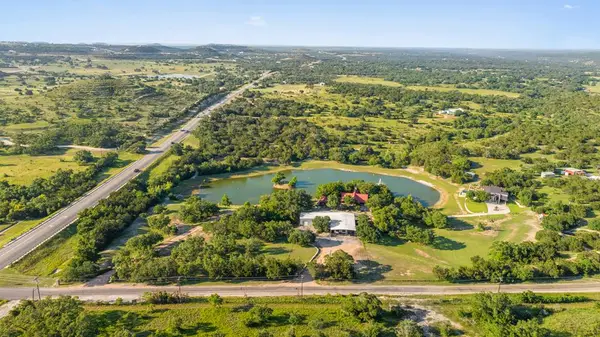 101 Rolling Hills Rd., Blanco, TX 78606
