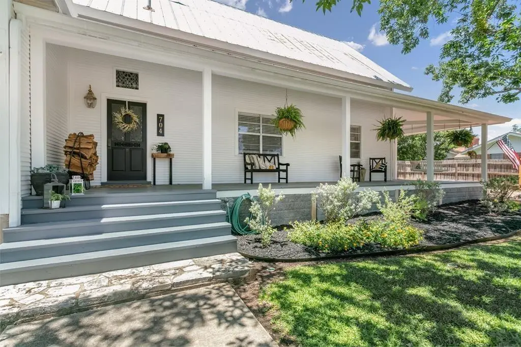 704 North Creek Rd, Comfort, TX 78013 - Image #1