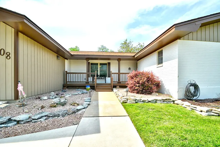 708 Mockingbird Ln, Kerrville, TX 78028 - #2