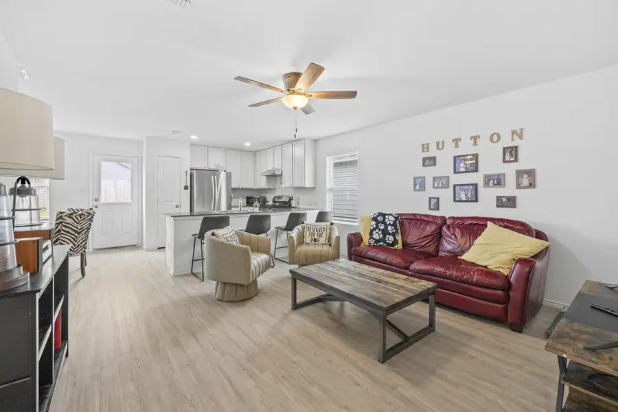 108 Ciarans Crossing, Fredericksburg, TX 78624 - #2