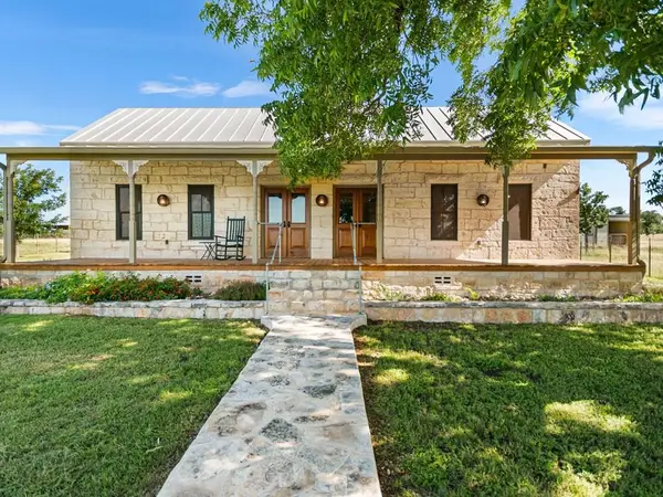 4369 Reeh Weinheimer Rd, Fredericksburg, TX 78624