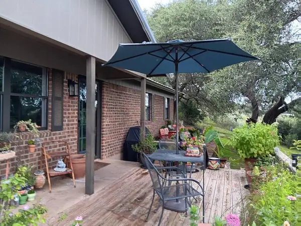 1404 Stengel St, Mason, TX 76856