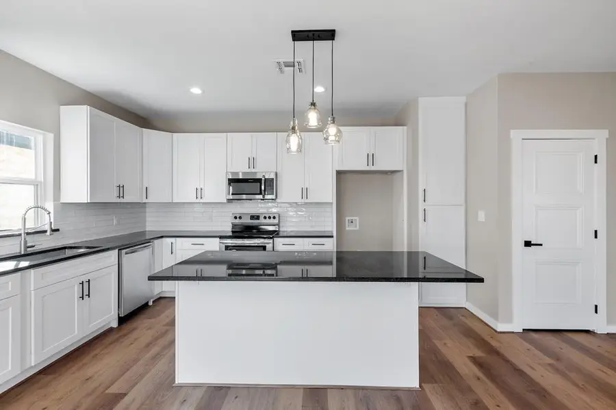 144 Feather Way, Fredericksburg, TX 78624 - Image #2