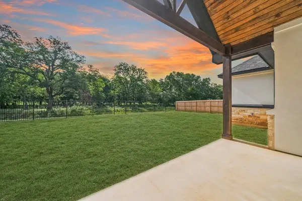 701 Grace Ln, Fredericksburg, TX 78624