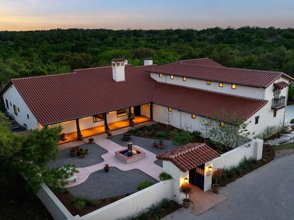 862 Grape Creek Rd, Fredericksburg, TX 78624 - Image #1