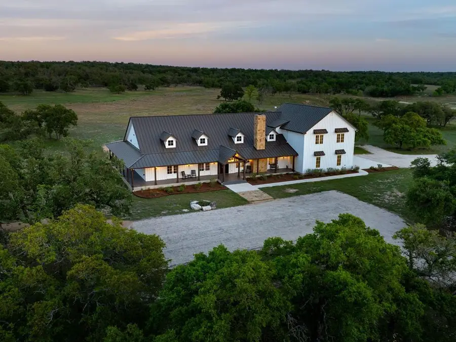 862 Grape Creek Rd, Fredericksburg, TX 78624 - Image #3