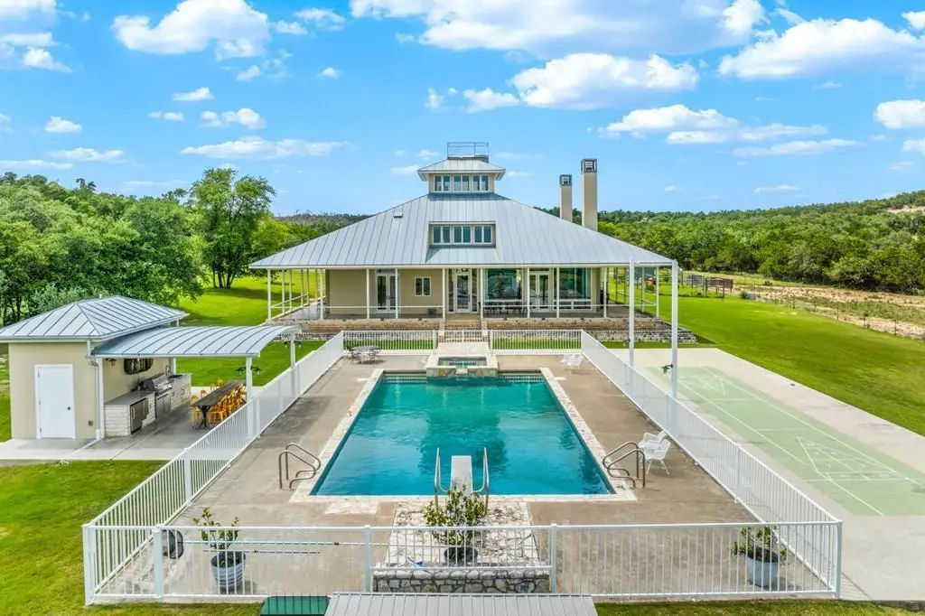 834 Northwood Hills Dr, Fredericksburg, TX 78624 - Image #1