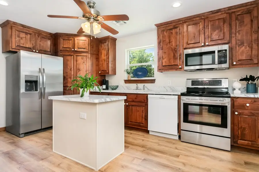 901 Bell St, Fredericksburg, TX 78624 - Image #3