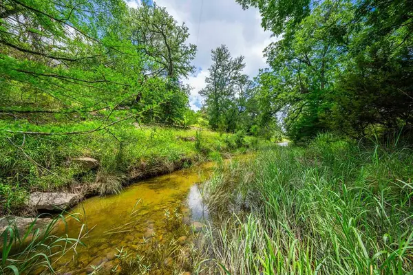 8 Cypress Creek Rd, Comfort, TX 78013